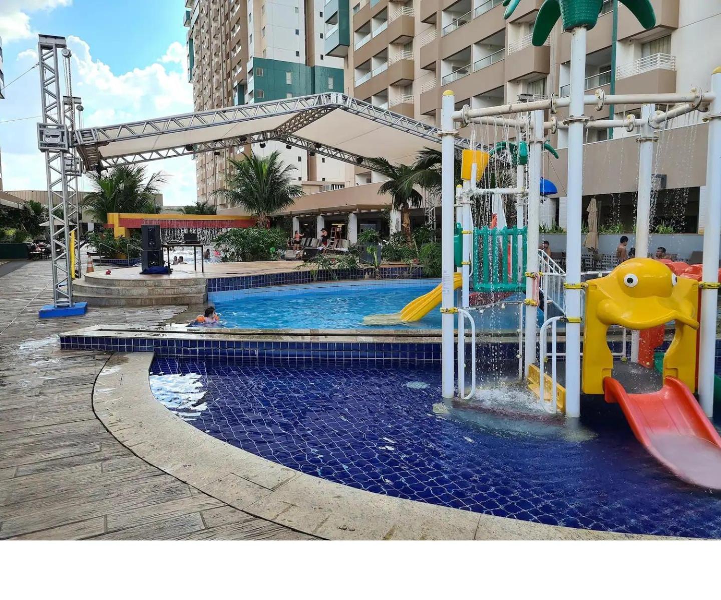 Olimpia Park Resort O Mais Divertido Resort Em Frente Ao Thermas Dos Laranjais - Pague Em Ate 12 Vezes Exterior foto